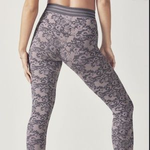 XS Seamless Fabletics Leggings NWT